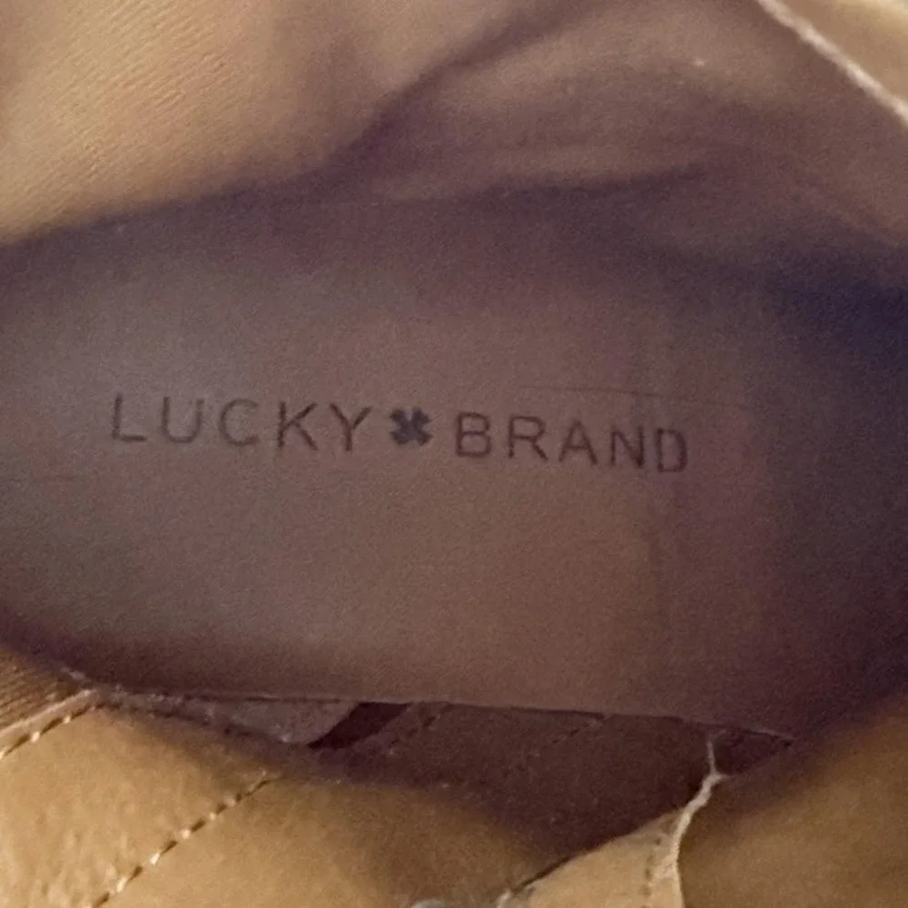 Lucky Brand step into